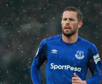 开云娱乐官网-曼联6000万冲冬窗首签，22岁中场成救赎目标，曼联冬窗引援目标