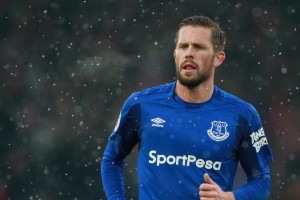 开云娱乐官网-曼联6000万冲冬窗首签，22岁中场成救赎目标，曼联冬窗引援目标